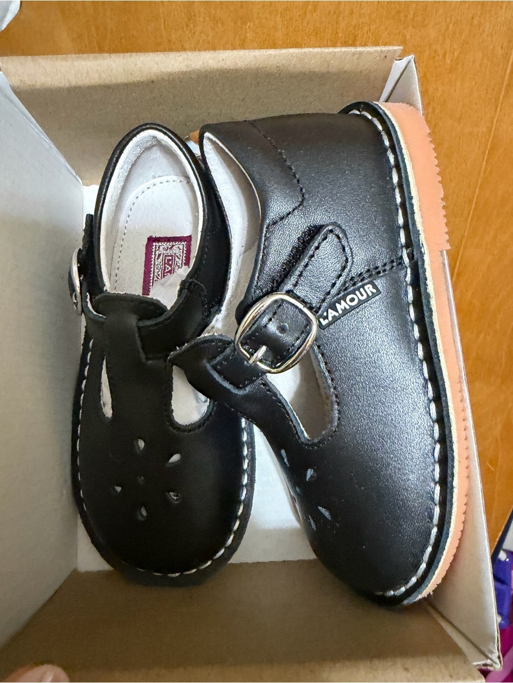 L'Amour Kids Black Leather T-Strap Shoes 7c